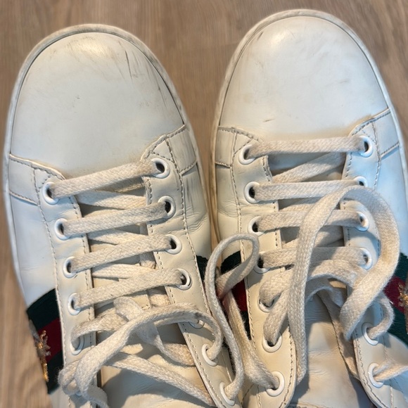 Gucci White Platform Sneakers with Bee Embroidery - Picture 10 of 10